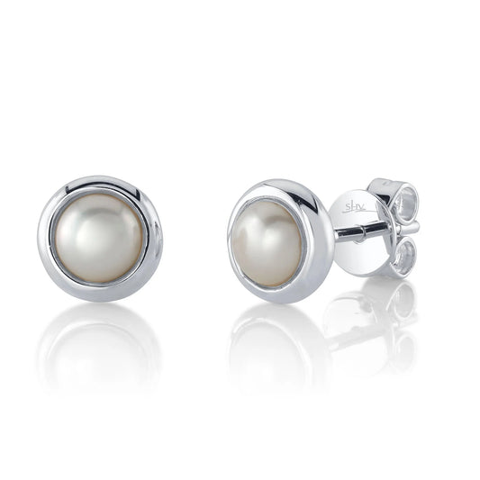 "Elegant Cultured Pearl Circle Stud Earring: Timeless Beauty
