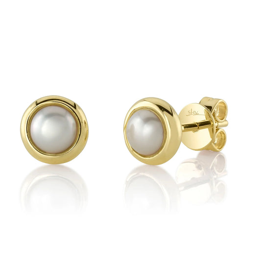 Elegant Cultured Pearl Circle Stud Earring: Timeless Beauty